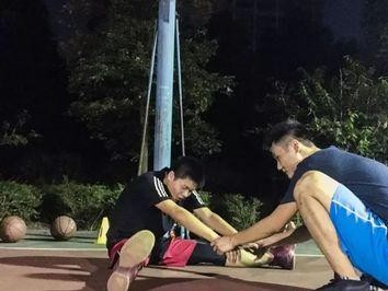 新手篮球防守员训练指南（提升防守能力的关键训练方法）
