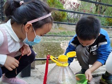乐享钓鱼乐趣（用废弃的可乐瓶打造自己的钓鱼利器）