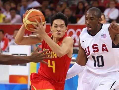 3v3篮球比赛中的防守技巧与战术（拿到球后的进攻转换和配合策略）