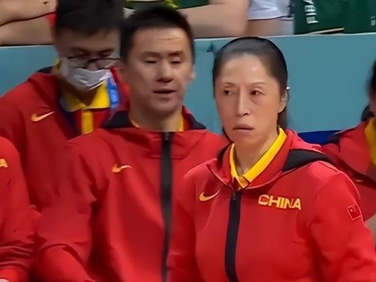 回顾女篮世界杯历史冠军的辉煌征程（重温94年女篮世界杯的惊艳瞬间）