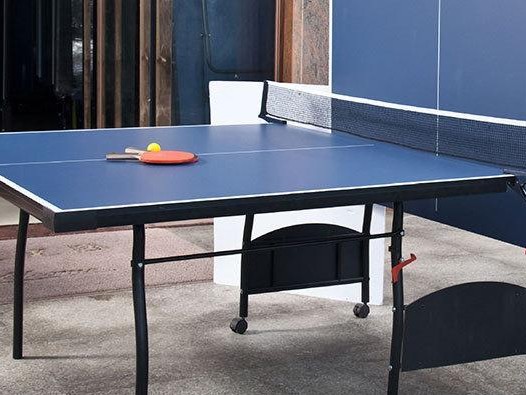 免漆板打造的乒乓球桌（创新材料带来的高品质乒乓球体验）