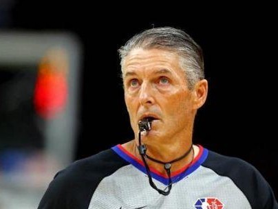 NBA十大伤害裁判排行榜（裁判倒霉指数曝光，罚球变成噩梦。）