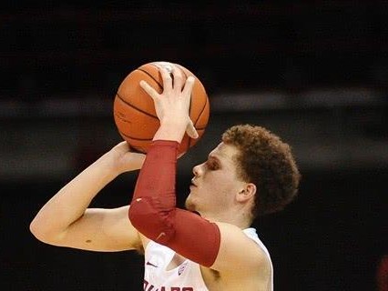 篮球内线防守（解析NBA和国际篮联规则的不同与影响）