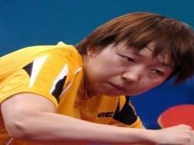 乒乓球技巧大揭秘（掌握乒乓球双手技巧的关键——右手转左手步法）