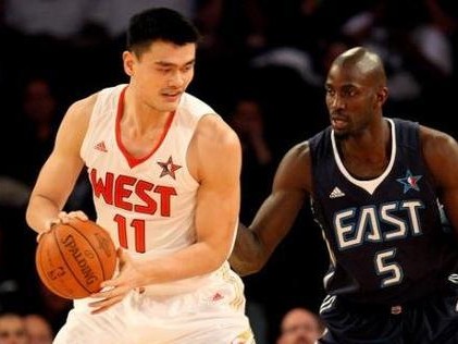 姚明在NBA职业生涯中的得分总分排行榜（回顾姚明在NBA中的得分成就和排名，探讨他对中国篮球的影响力）