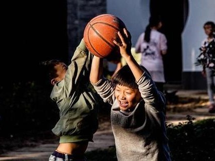 南方球员的防守之道（从南方人打篮球的特点来看，防守策略如何发挥关键作用）