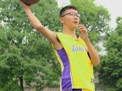孩子学习篮球防守的有效方法（帮助孩子掌握篮球防守技巧，成为出色的防守者）