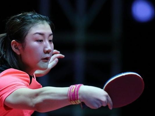 掌握女子练习乒乓球反手的技巧（提升女子乒乓球运动员反手技术水平的关键方法）