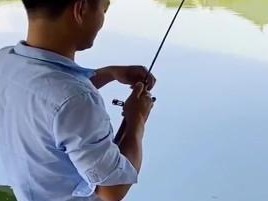 探究路亚钓鱼的扶竿技巧（为何扶竿是路亚钓鱼的关键）