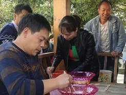 筷子夹乒乓球的技巧与方法（掌握夹球要诀，提升夹球水平）