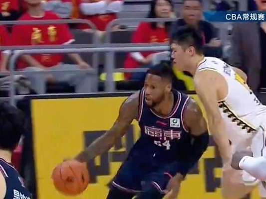 1v1篮球比赛中的防守策略（以篮球规则为准，打造安全有序的比赛环境）