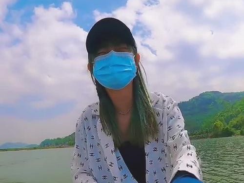 女孩玩路亚竿钓鱼，趣味与技巧并重（如何让女孩通过钓鱼玩路亚竿更加有趣、具备技巧）