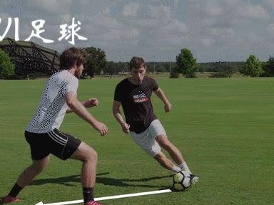 足球进攻的技巧（揭秘足球进攻的百变奥义，助你成为攻击利器！）