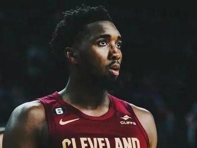 NBA历史上最年轻得分王排行榜(探索NBA历史上年轻球员成为得分王的奇迹,记录最耀眼的篮球天才)