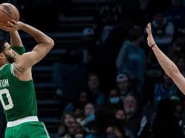 2020年NBA罚球次数排行榜揭晓（NBA球员罚球能力大揭秘！）