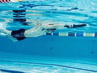 游泳初学者如何掌握平衡技巧（从零开始学游泳，轻松掌握平衡技巧）