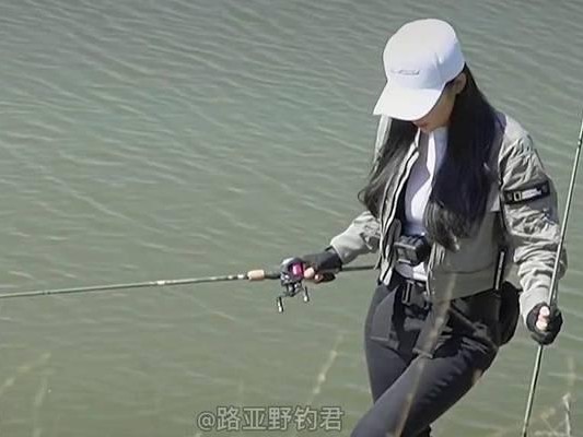 挑战极限，路亚钓鱼女王的崛起（探索路亚钓鱼世界，迎接女性力量的兴起）