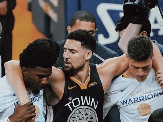 解决篮球5v5防守跟不上的方法（提高防守效率，拦截对手进攻）