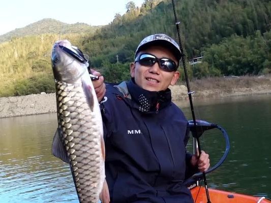 冬天路亚钓鱼的最佳时机（冬季路亚钓鱼的技巧与注意事项）