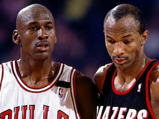 NBA球星赛季时长排行榜（关注NBA球星赛季时长，揭秘最耐劳的篮球巨星们的秘密）