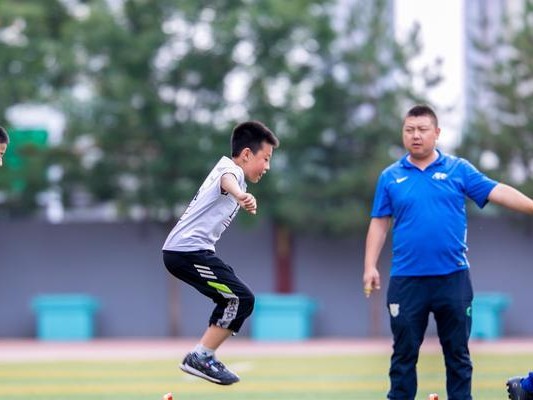 大巴黎足球技巧教学（学会大巴黎足球技巧的关键是什么？）