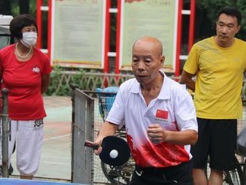 全民打乒乓球，享受运动乐趣（发球是关键，掌握技巧获得胜利）