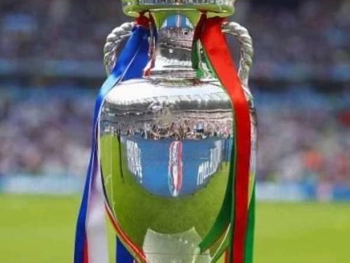 世界杯奖杯历史之漫长岁月(从“JulesRimet”到“FIFAWorldCup”——世界杯奖杯的变迁之旅)