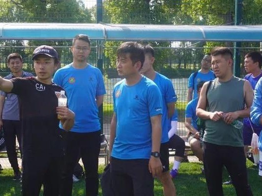 足球教练手法技巧（成功球队的关键是什么？——足球教练手法技巧）