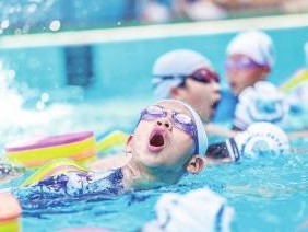 初学者游泳憋气技巧（掌握正确的憋气方法，提升游泳技能）