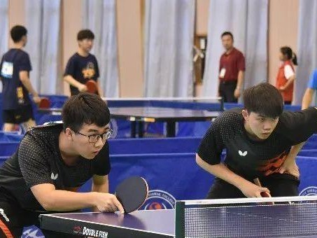中学生乒乓球比赛技巧与策略（提升乒乓球技术水平的关键要素和训练方法）
