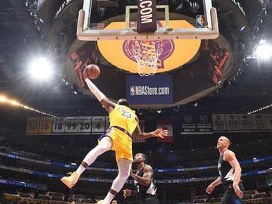 NBA史上最强的前十球队排行榜（揭秘篮球历史上的巅峰之战，挑战历史极限）