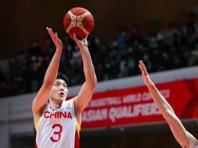 2023年NBA场均得分排行榜揭晓（篮球巨星们的得分大战再次点燃！）
