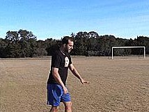 足球踢技巧教学，提升你的球技水平（掌握关键技巧，成为足球场上的明星）