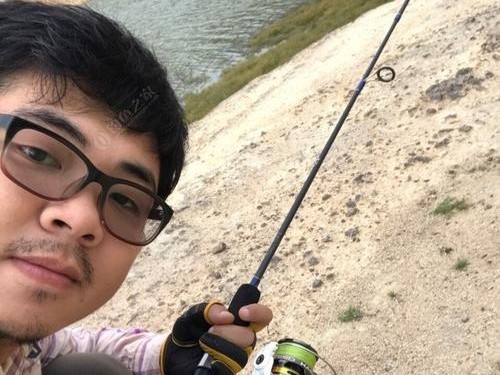 不会钓鱼的人也能尽情玩转路亚鱼竿（探索路亚钓鱼世界，让你成为钓鱼高手）