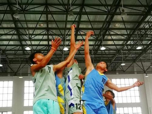小学生篮球全场比赛防守的重要性（培养孩子的团队合作和意识）
