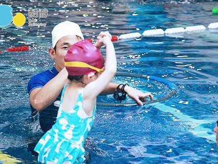 儿童游泳自由泳换气技巧的掌握（培养儿童游泳自由泳换气能力的关键方法）
