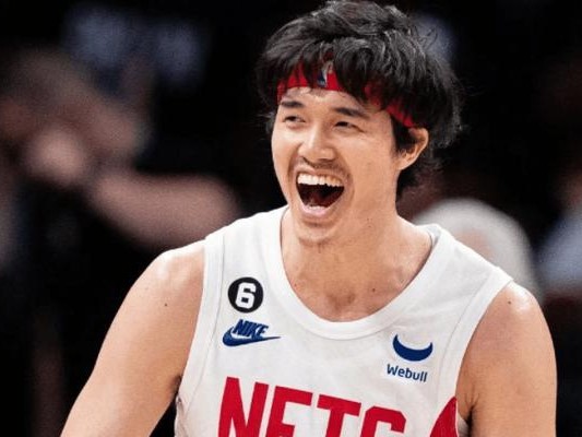 篮球赛事中的防守之星（揭秘篮球防守大神，防守技巧深受认可）