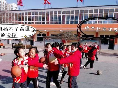 如何提升孩子的篮球防守意识（从基础动作到策略，打造出色的篮球防守球员）