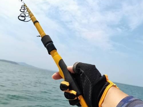 探秘江里路亚钓鱼海竿的钓技（精准投放，海竿如何钓出好鱼）