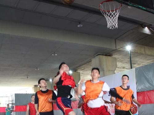 3vs3篮球防守技巧（三人篮球防守策略及关键要点）