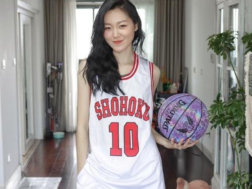 女生如何防守全场篮球比赛（技巧与战术揭秘，打造坚不可摧的防守大队）