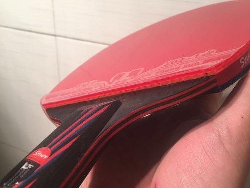 乒乓球胶皮更换技巧（掌握关键步骤，让你的球拍焕然一新）