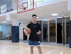 篮球防守技巧教学（掌握起跳防守的关键技术，成为篮球场上的防守利器）