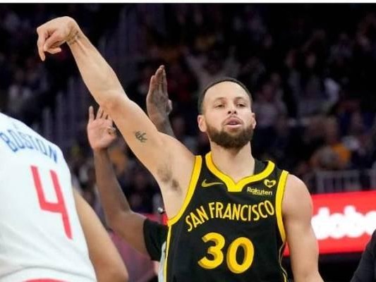 NBA历史上的三分球单场命中记录排行榜（探索篮球历史上三分球的巅峰表现）