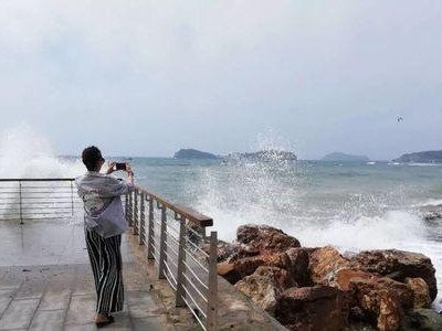 提升海游泳技巧的有效训练方法(掌握正确姿势、改善水性、增强力量训练、提高呼吸控制等关键因素)