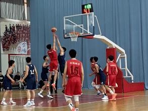 中学生篮球防守一对一教练的重要性（提升防守技巧，提高比赛表现）