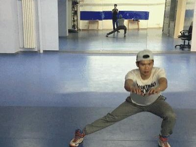 提升篮球防守能力的热身动作（掌握正确的篮球防守脚步，全面提升防守能力）