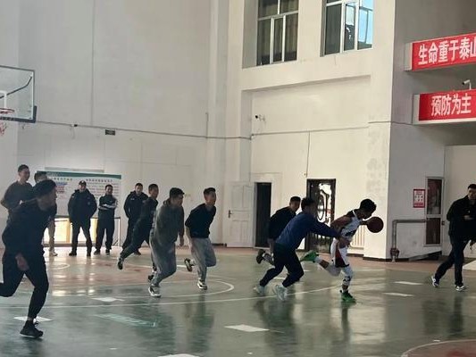 挑战极限！以最佳防守演练篮球赛（锋芒毕露，化被动为主动）