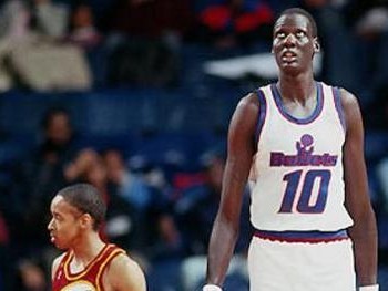 NBA历史上最糟糕的球员排行榜（揭秘NBA历史上表现最差的球员，他们的糟糕程度惊人！）