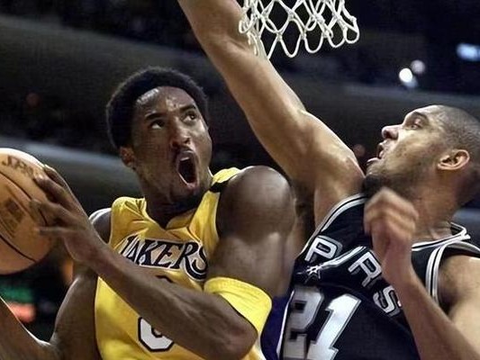 NBA史上夺冠数排行榜,詹姆斯和科比并列领跑(探索NBA历史上夺冠最多的球队和球员,并分析未来的可能性)